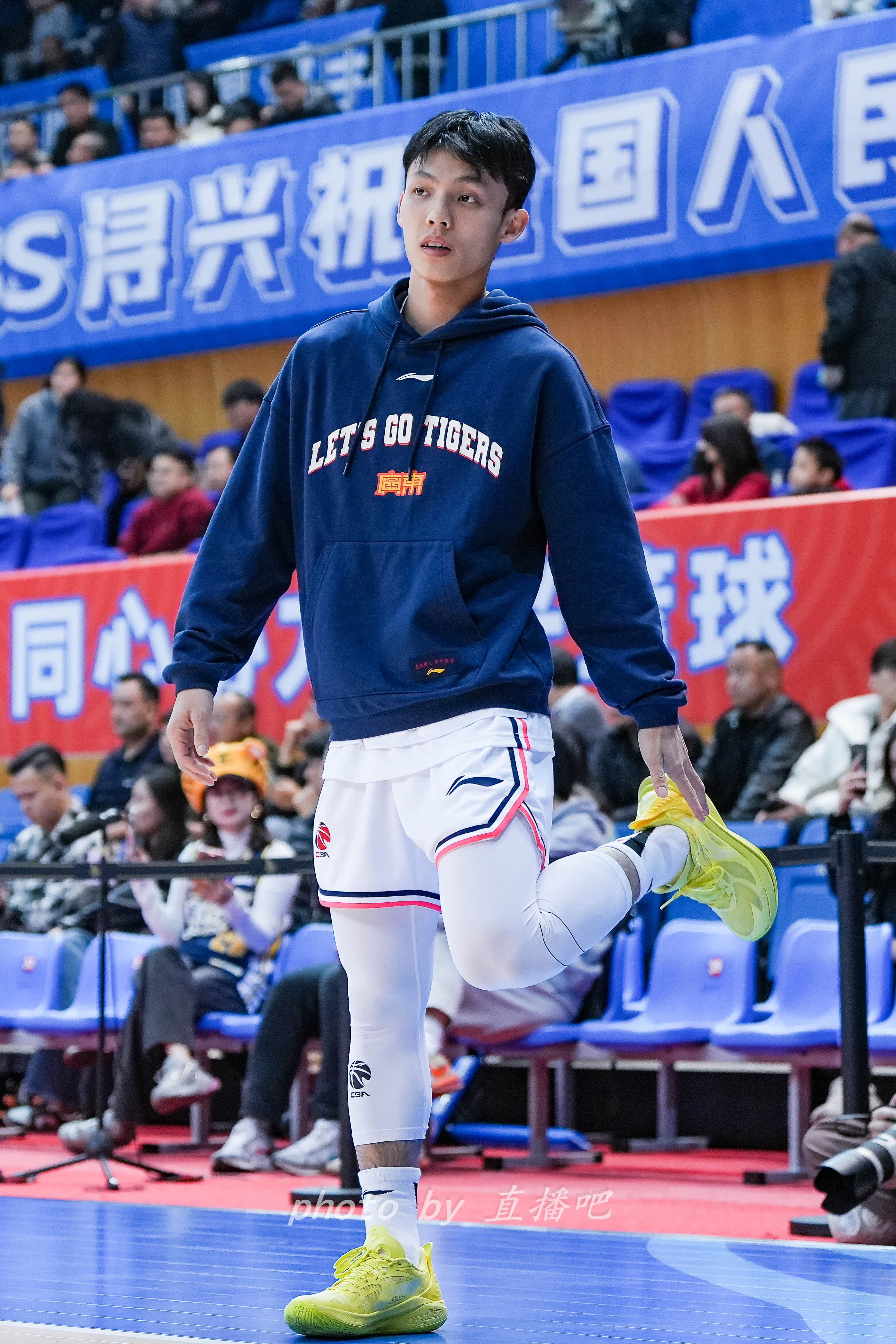  “控球中鋒”！徐杰這身體素質(zhì)有億點(diǎn)東西