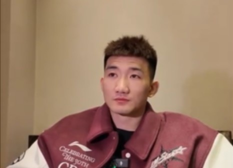  咋形容你和王博的關系？孫銘徽：像家人 他訓練&生活中很照顧我們