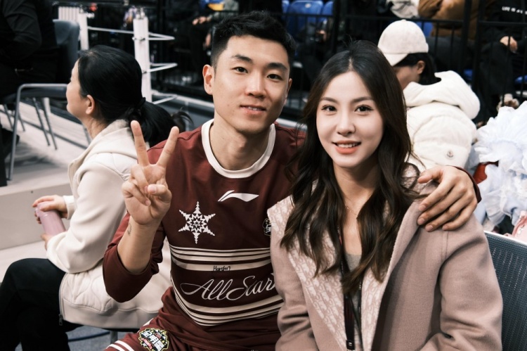  很搭！高詩巖妻子曬多張美照：打卡全明星 吉林下次見