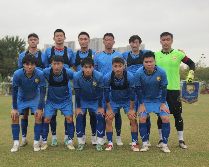  穆謝奎連入兩球?qū)⒈确帜孓D(zhuǎn)，大連鯤城2-1戰(zhàn)勝山西崇德榮海