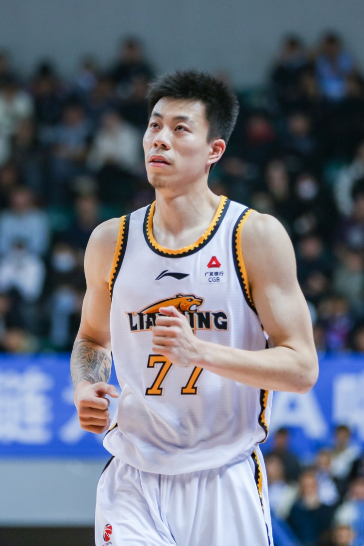  媒體人：張鎮(zhèn)麟、韓德君將因傷缺席今晚對陣北控的比賽