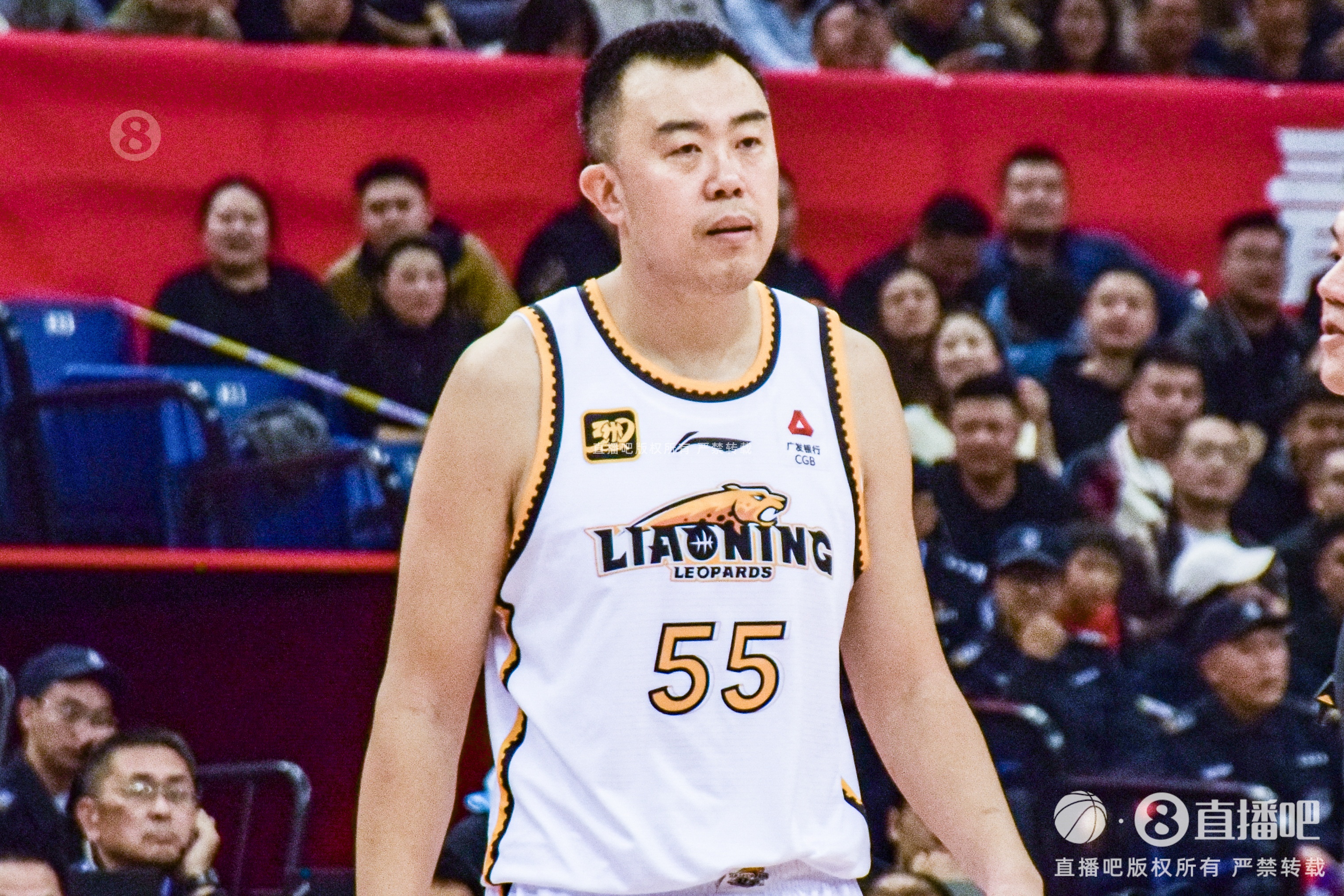  油箱滿滿的！韓德君上半場5投全中得到10分3板2助1斷