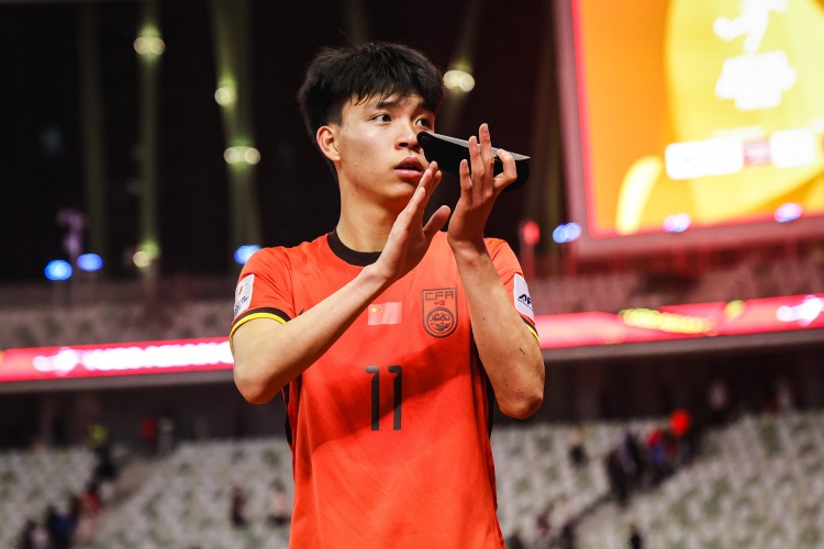  期待首秀！18歲王鈺棟入選中澳戰(zhàn)名單&穿11號(hào)，首進(jìn)國(guó)足正賽名單